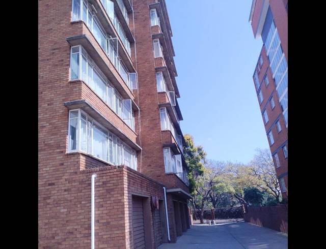 2 BEDROOM APARTMENT FOR SALE IN SUNNYSIDE